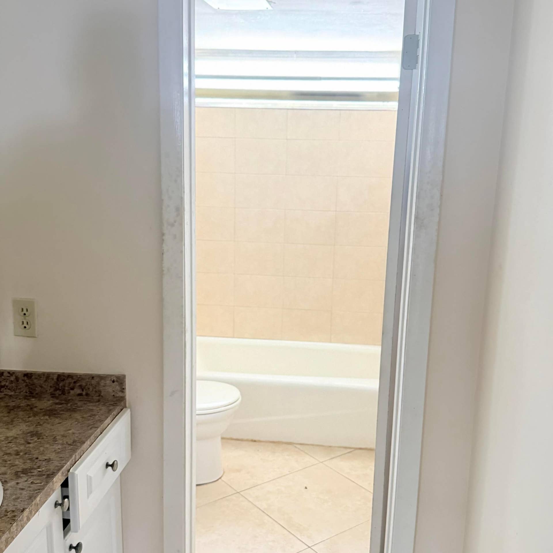 20 SE 13th Street, #Unit a2, Boca Raton, FL 33432 Bathroom