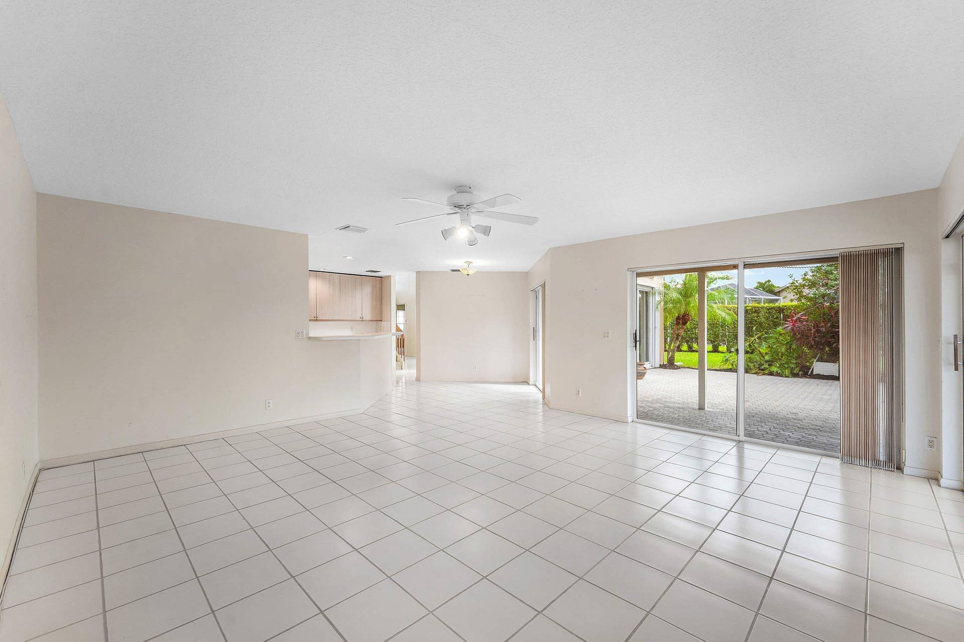 014-23350TorreCircle-BocaRaton-FL-33433-