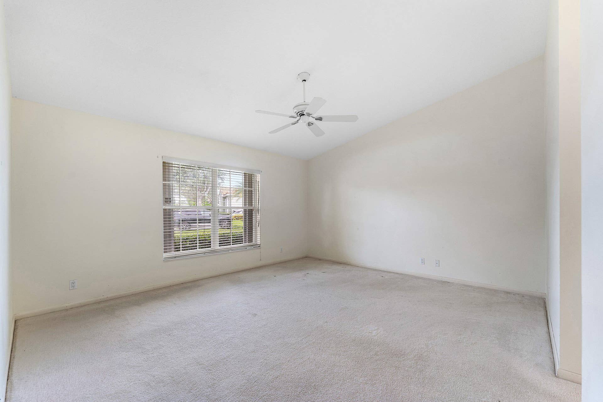 024-23350TorreCircle-BocaRaton-FL-33433-
