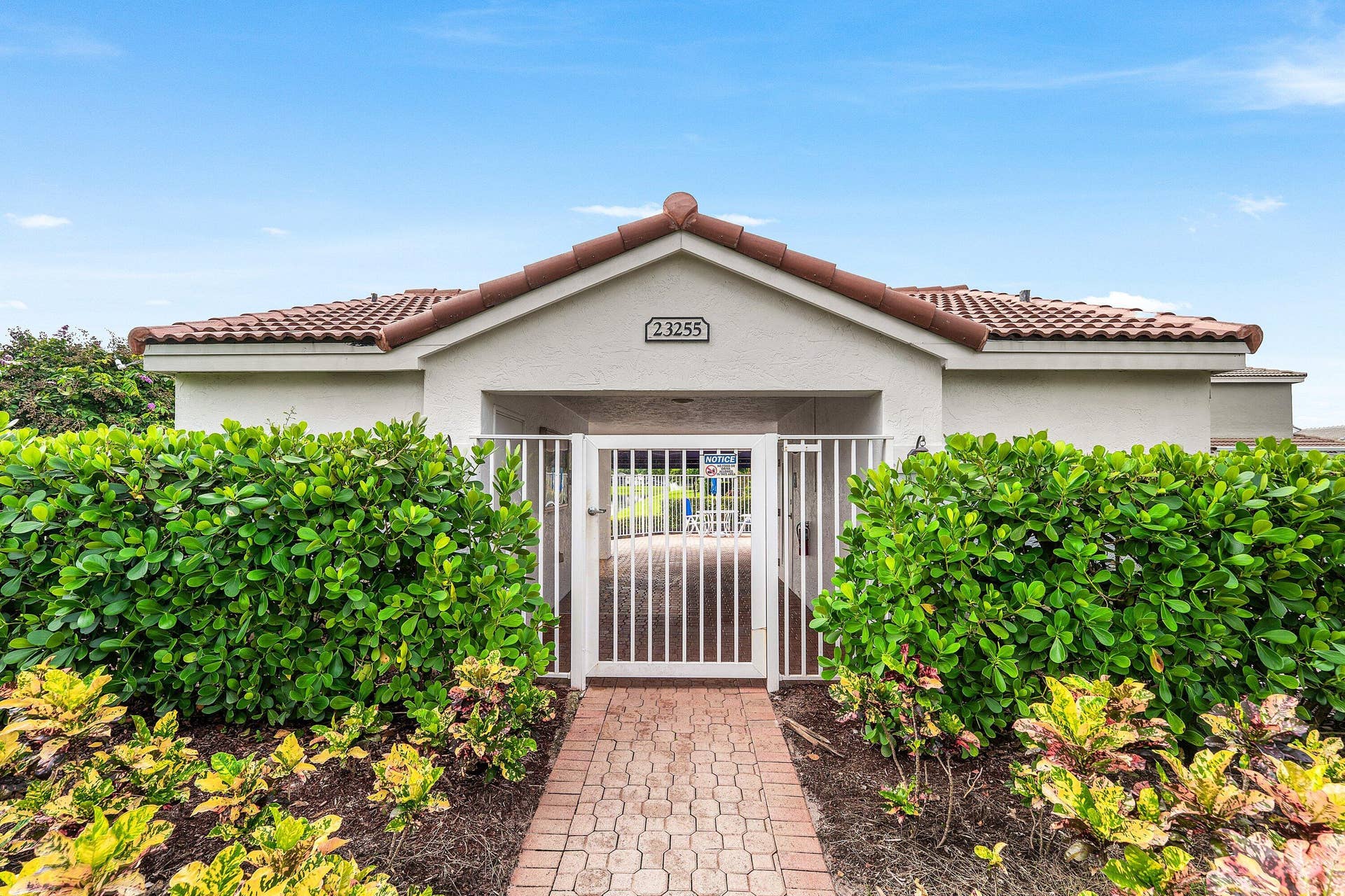 041-23350TorreCircle-BocaRaton-FL-33433-