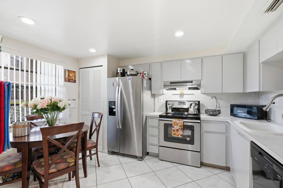 Property photo for 1000 Colony Point Circle, #110, Pembroke Pines, FL