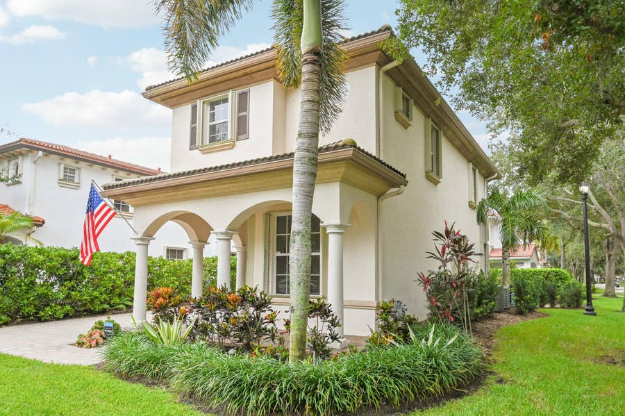 Property photo for 654 CASTLE Drive, Palm Beach Gardens, FL