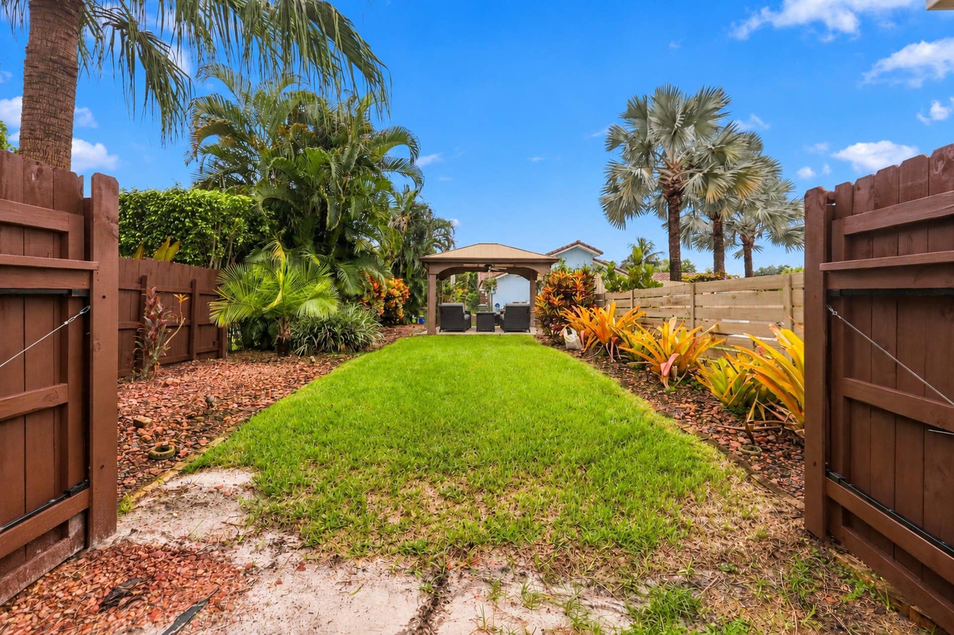 This space can be used for a variety of things and is fully accessible via the double gates. Some examples are:
- Boat or RV parking
- Guest house
- Pool house
- ADU
- Detached garage
- Golf simulator
- She shed