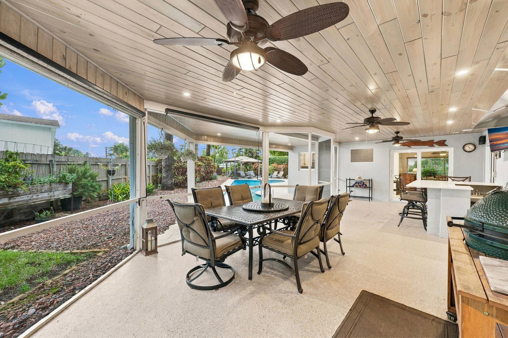3590 Lakeview Drive, Delray Beach, FL 33445 Live the epitome of the South Florida lifestyle with this 900 sq. ft. patio. It offers a built-in bar with quartz countertops, a built-in grill area with hooded exhaust, wood ceilings, recessed lights, tons of privacy and views of Lakeview Golf Course.