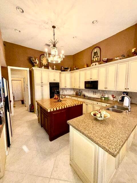 8047 N SAVANNAH Circle, Davie, FL 33328 IMG_0723