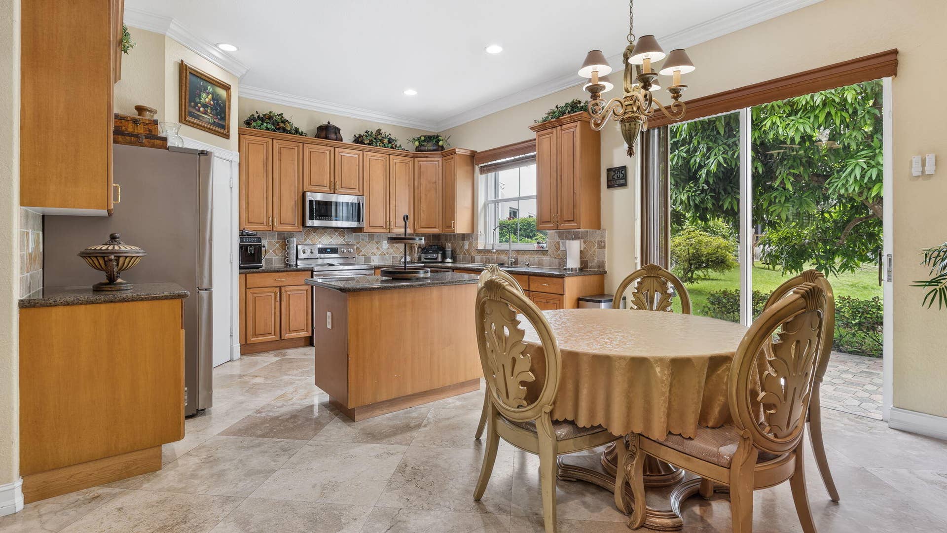 7652 NW 23RD Street, Pembroke Pines, FL 33024 21-web-or-mls-DSC09148