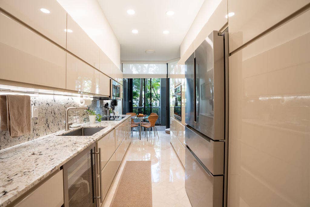 3600 YACHT CLUB Drive, #102, Aventura, FL 33180 IMG_7323