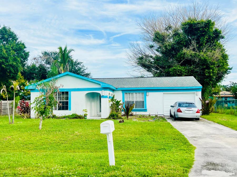 Property photo for 1475 SE Grapeland Avenue, Port St Lucie, FL