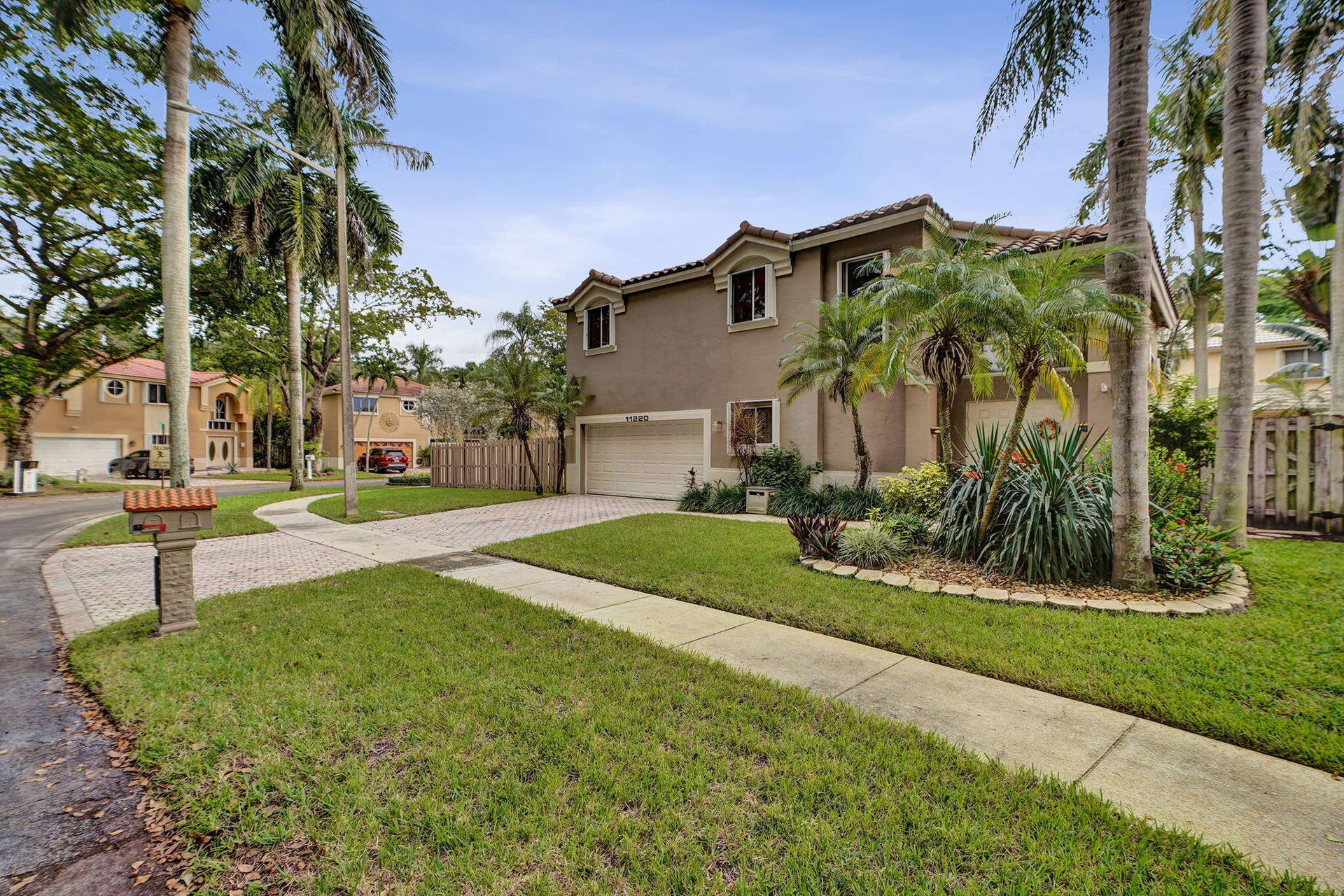 11220 REVEILLE Road, Cooper City, FL 33026 65-web-or-mls-DSC00132 (2)