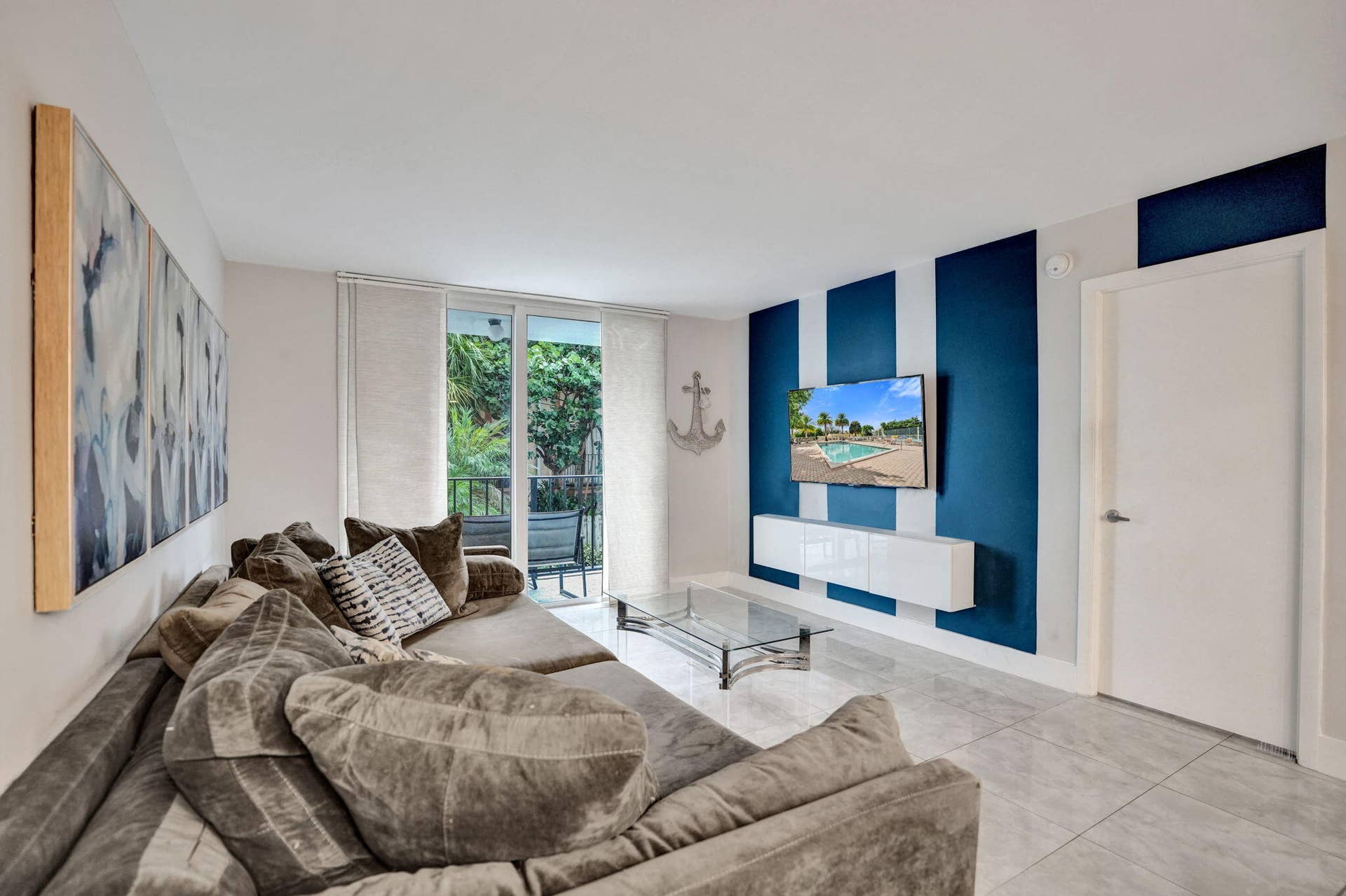 1009 N Ocean Boulevard, #207, Pompano Beach, FL 33062 37-web-or-mls-DSC06925