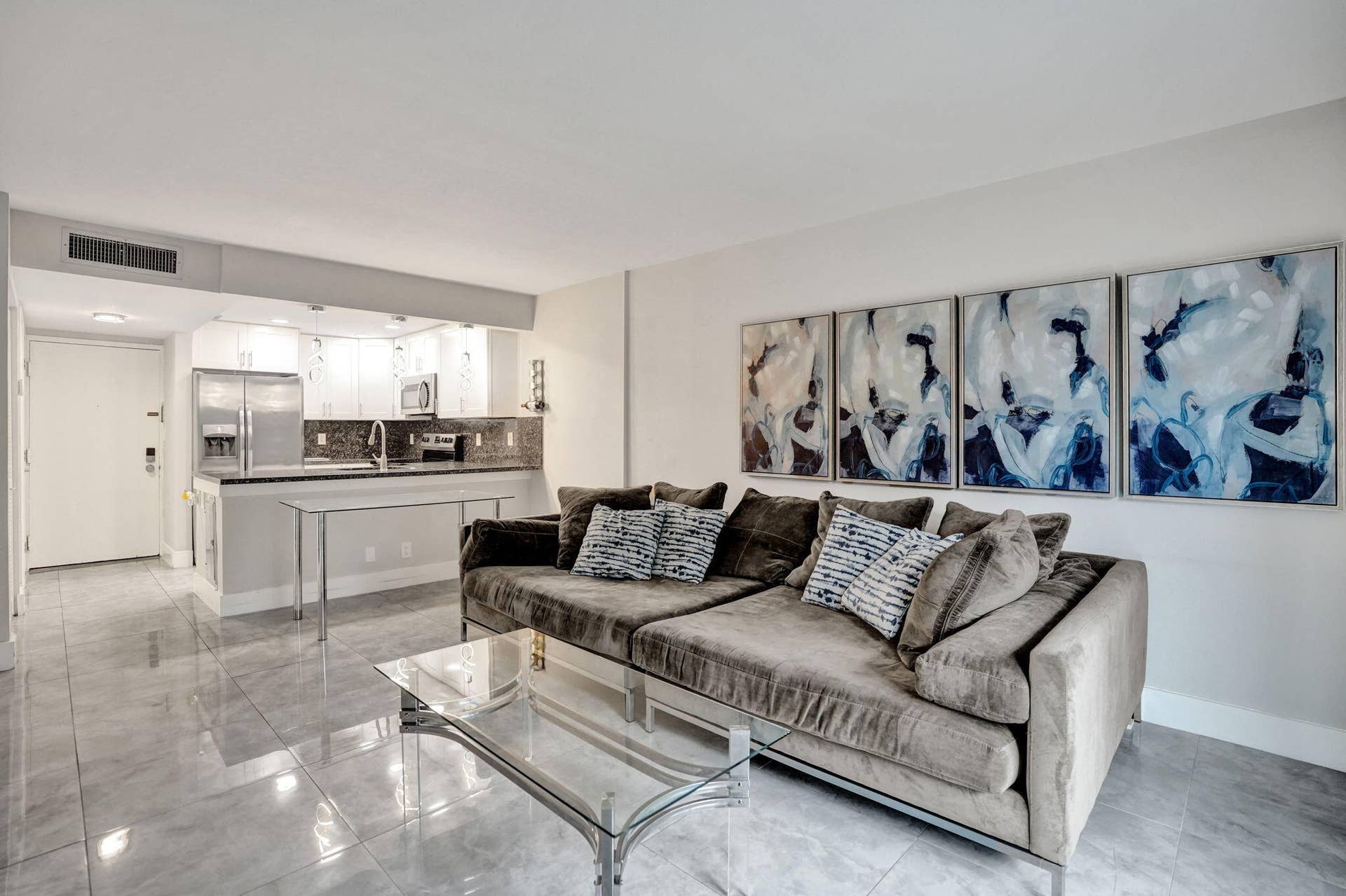 1009 N Ocean Boulevard, #207, Pompano Beach, FL 33062 39-web-or-mls-DSC06931