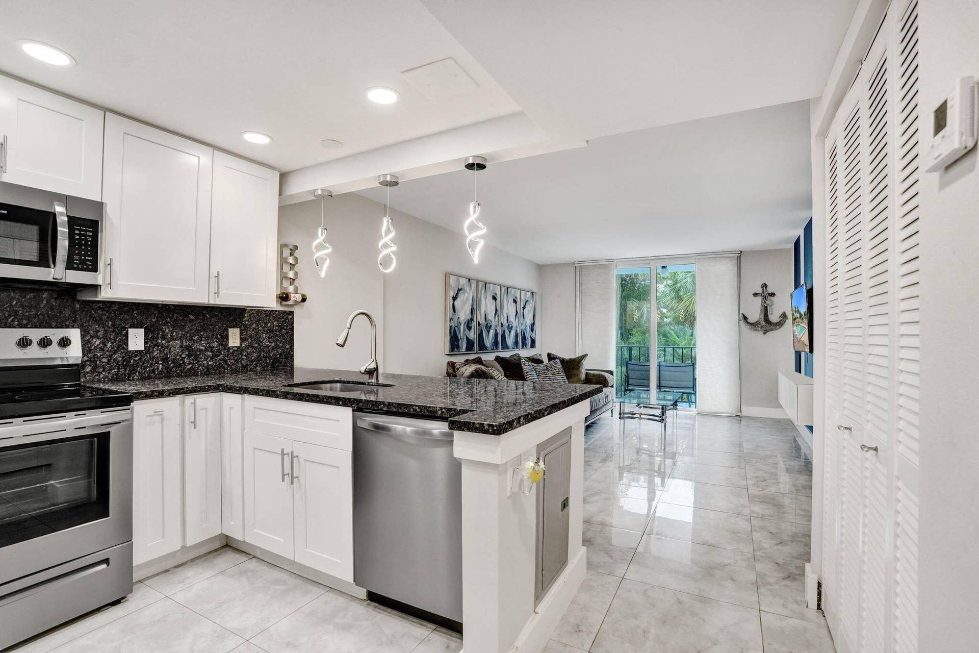 1009 N Ocean Boulevard, #207, Pompano Beach, FL 33062 33-web-or-mls-DSC06913