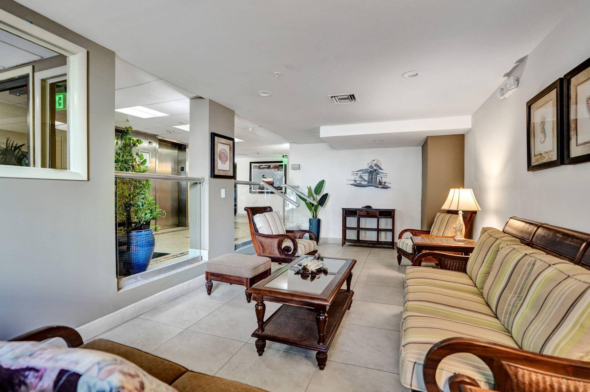 1009 N Ocean Boulevard, #207, Pompano Beach, FL 33062 22-web-or-mls-DSC05912