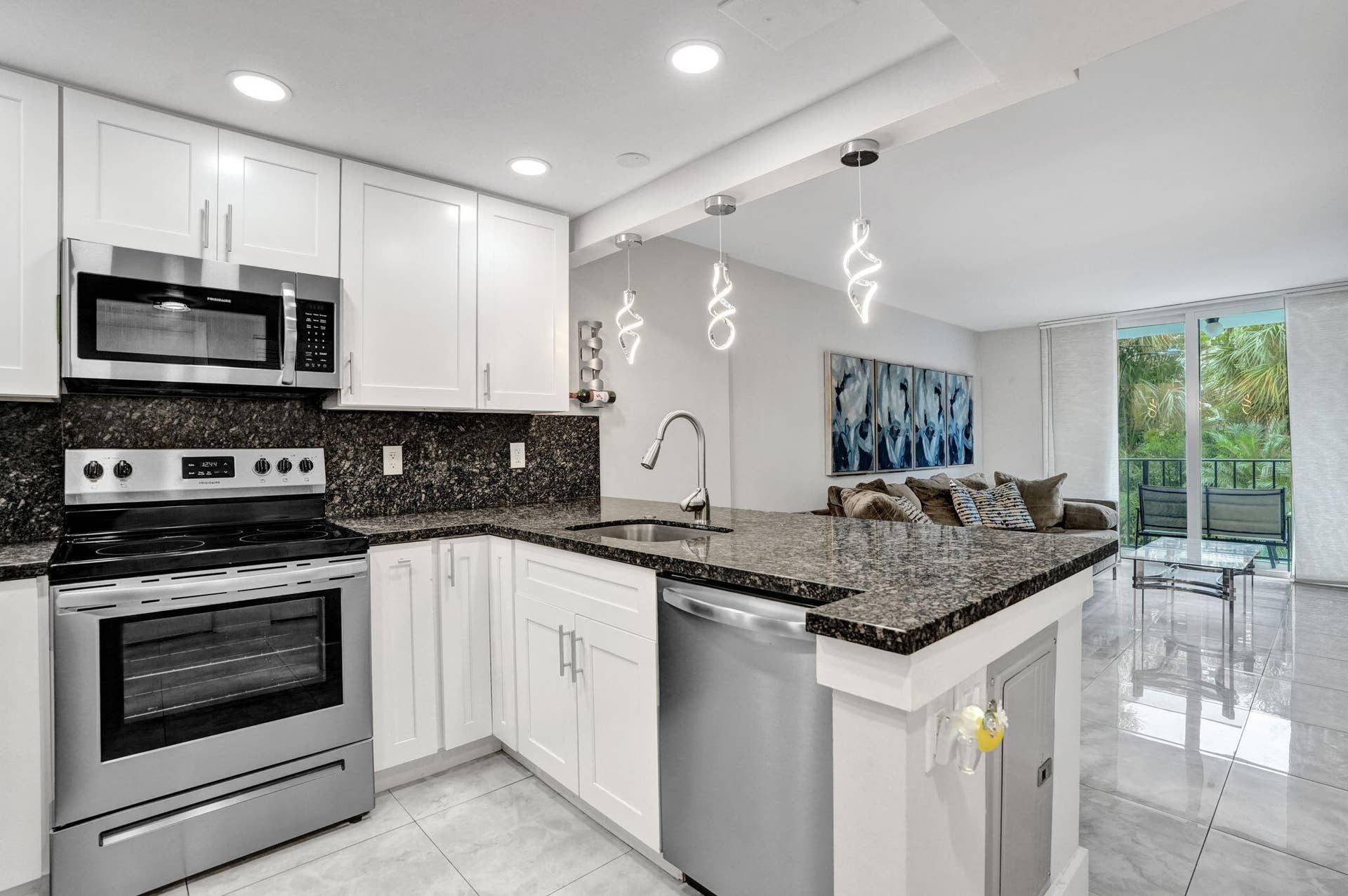 1009 N Ocean Boulevard, #207, Pompano Beach, FL 33062 34-web-or-mls-DSC06916