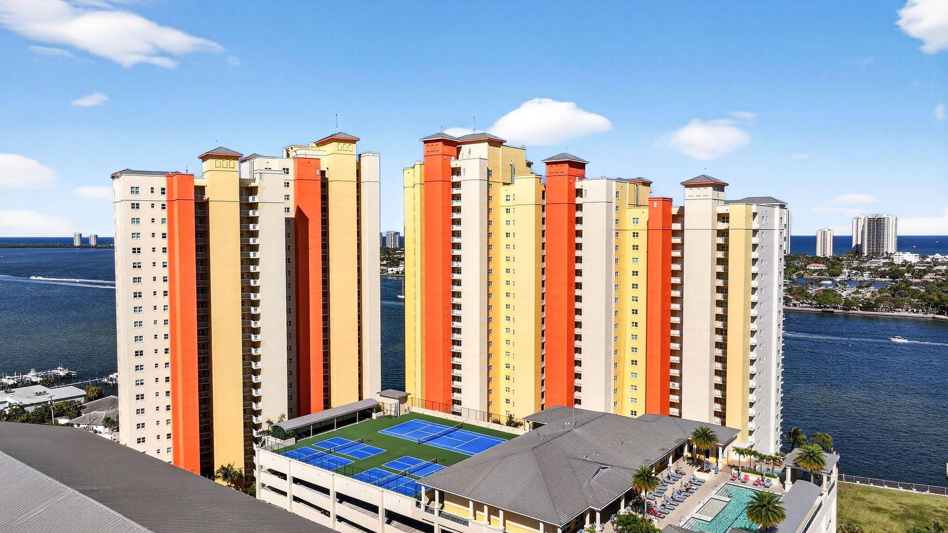Marina Grande + Community Area