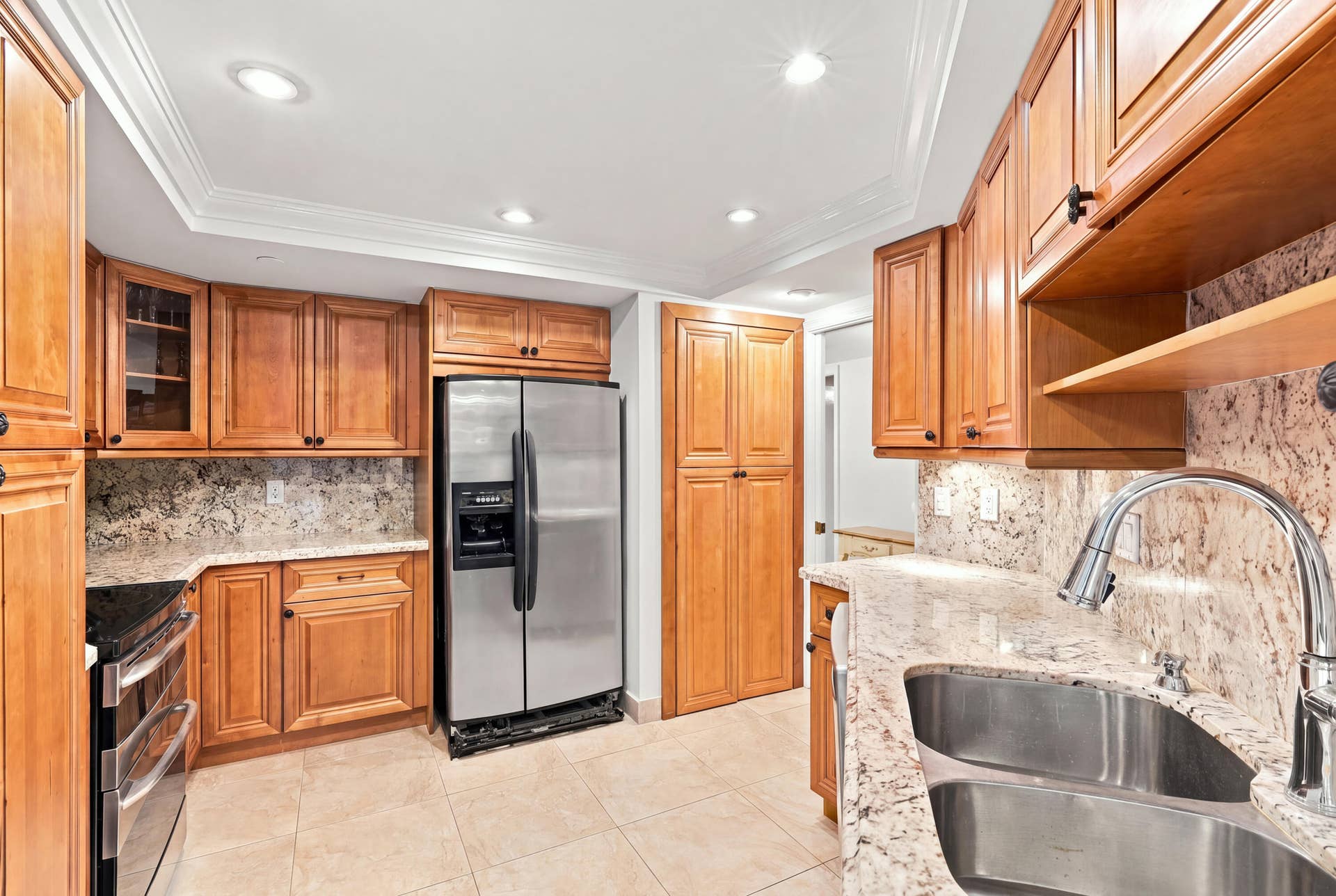 3560 S OCEAN Boulevard, #506, South Palm Beach, FL 33480 Kitchen