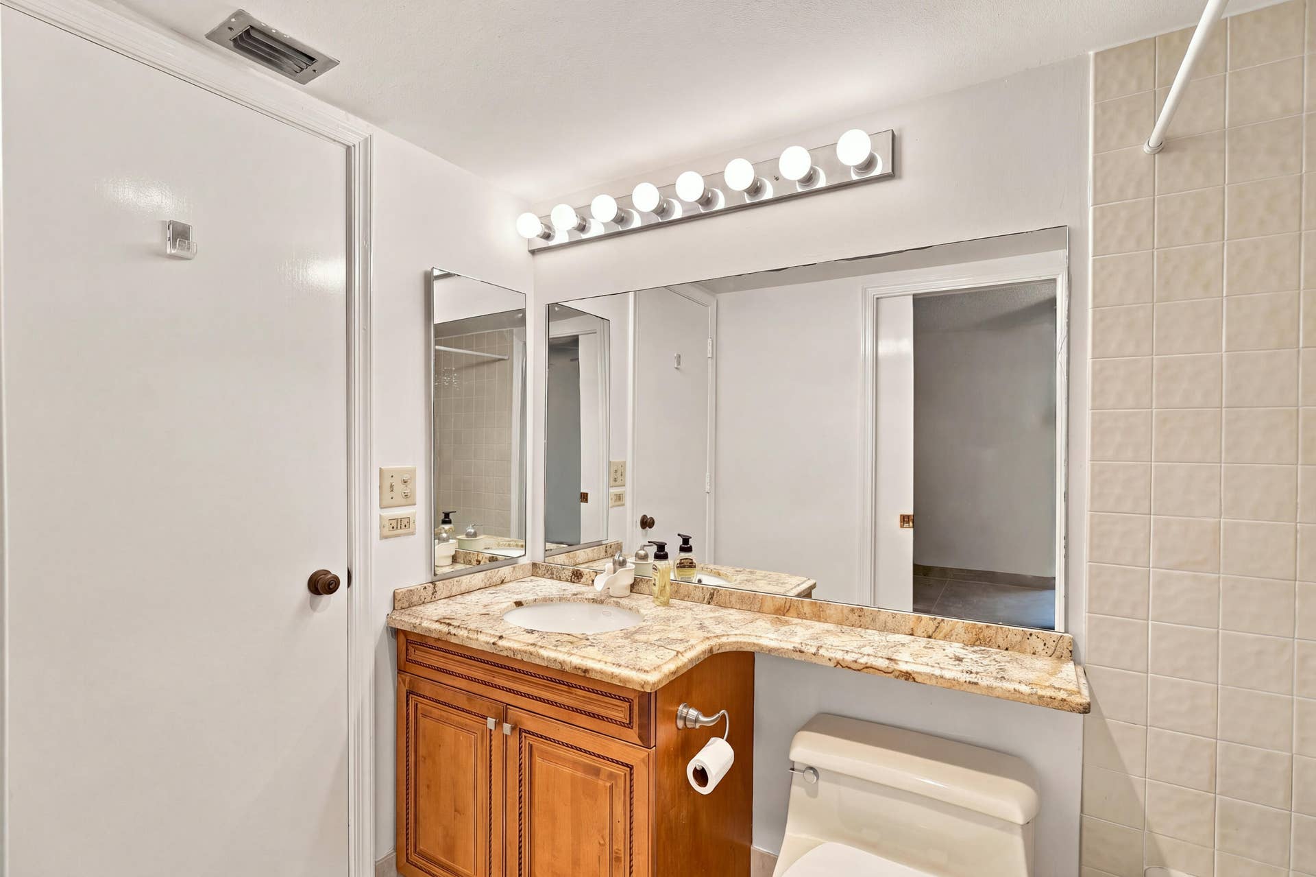 3560 S OCEAN Boulevard, #506, South Palm Beach, FL 33480 Bathroom