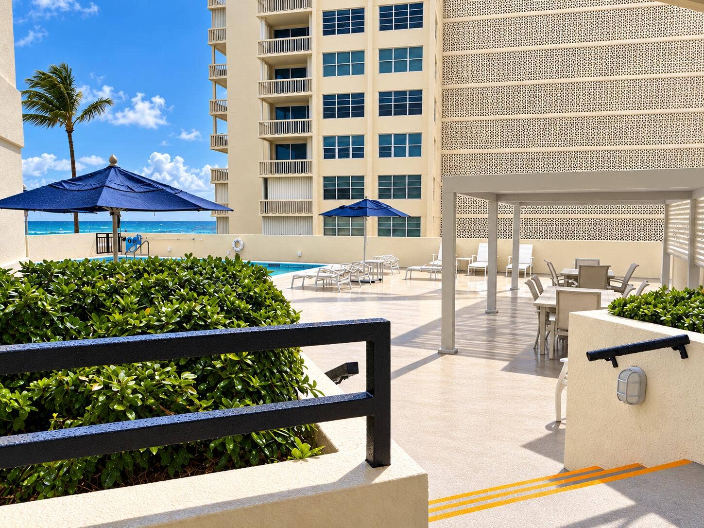 3560 S OCEAN Boulevard, #506, South Palm Beach, FL 33480 pool area