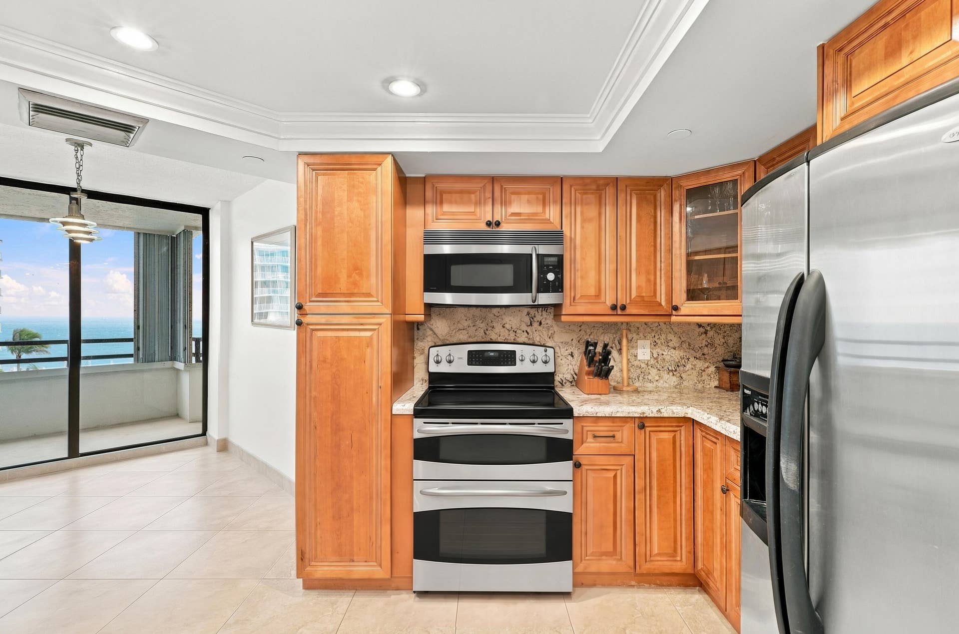 3560 S OCEAN Boulevard, #506, South Palm Beach, FL 33480 Kitchen