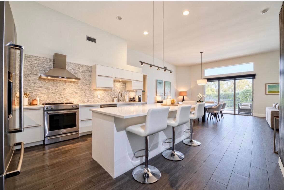 10659 SAINT THOMAS Drive, Boca Raton, FL 33498 kitchen