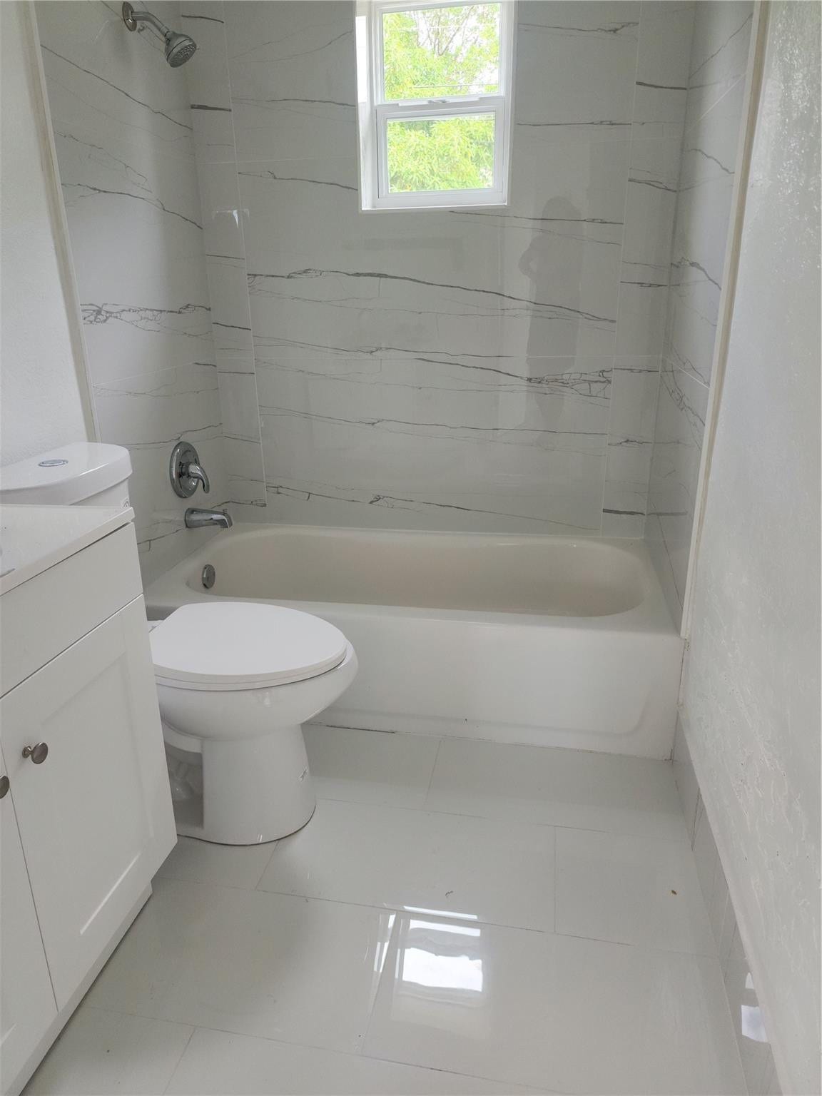 2549 NW 4th Court, Pompano Beach, Pompano Beach, FL 33069 Remodeled Bathroom