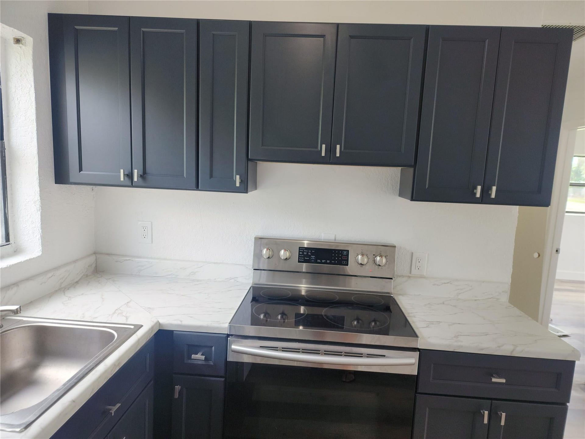 2549 NW 4th Court, Pompano Beach, Pompano Beach, FL 33069 Updated Kitchen