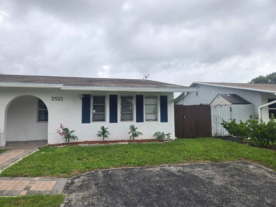 Property photo for 2521 SW 58th Manor, Fort Lauderdale, FL