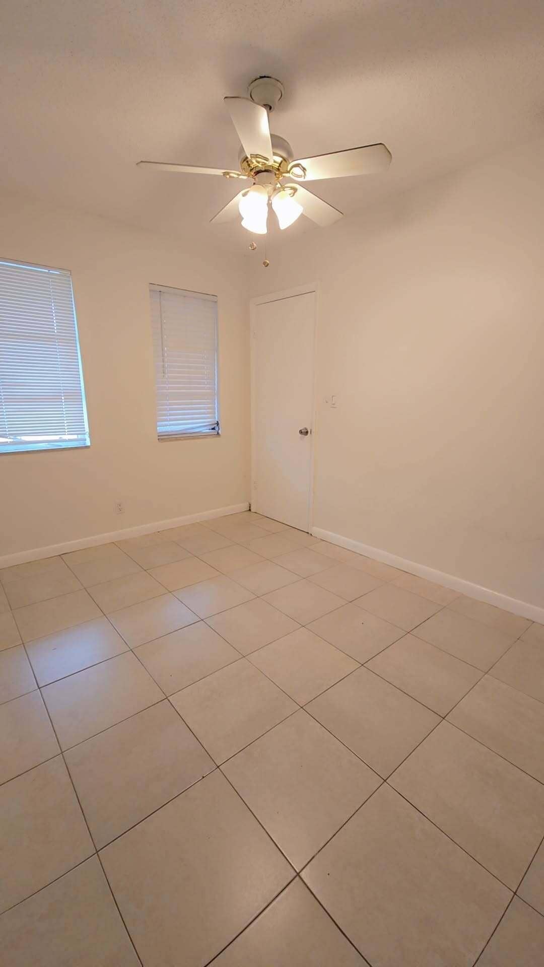 2521MANORA7