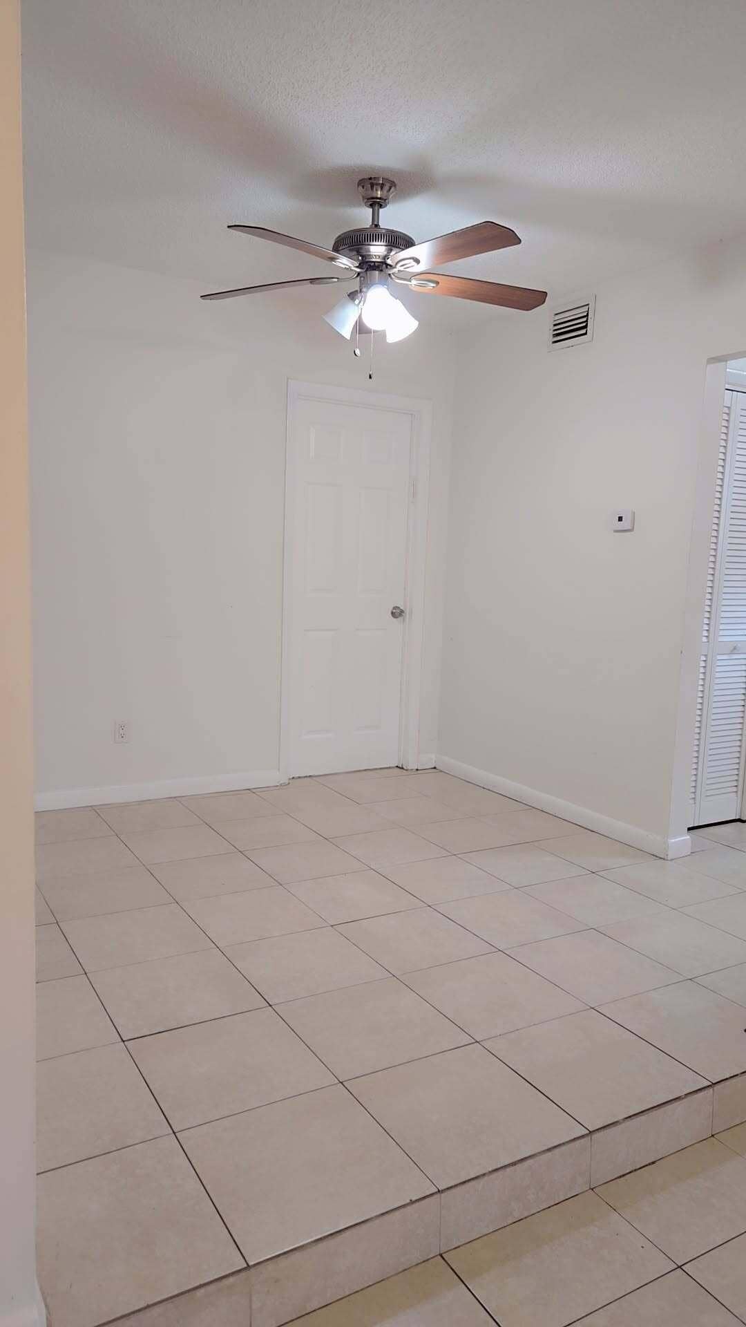 2521MANORA12