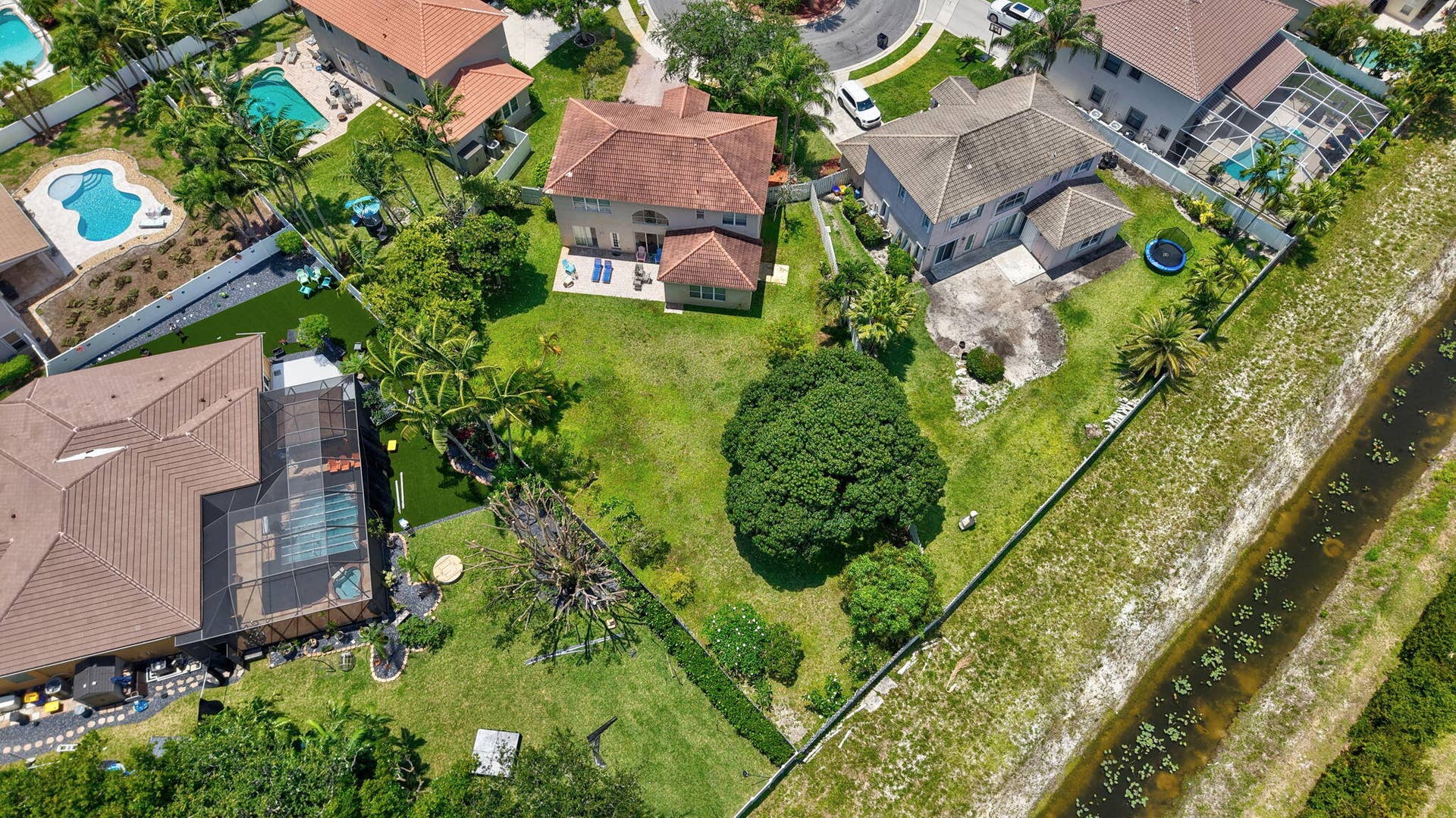 6207 SHADOW TREE Lane, Lake Worth, FL 33463 57-web-or-mls-DJI_20260508130423_0300_D_