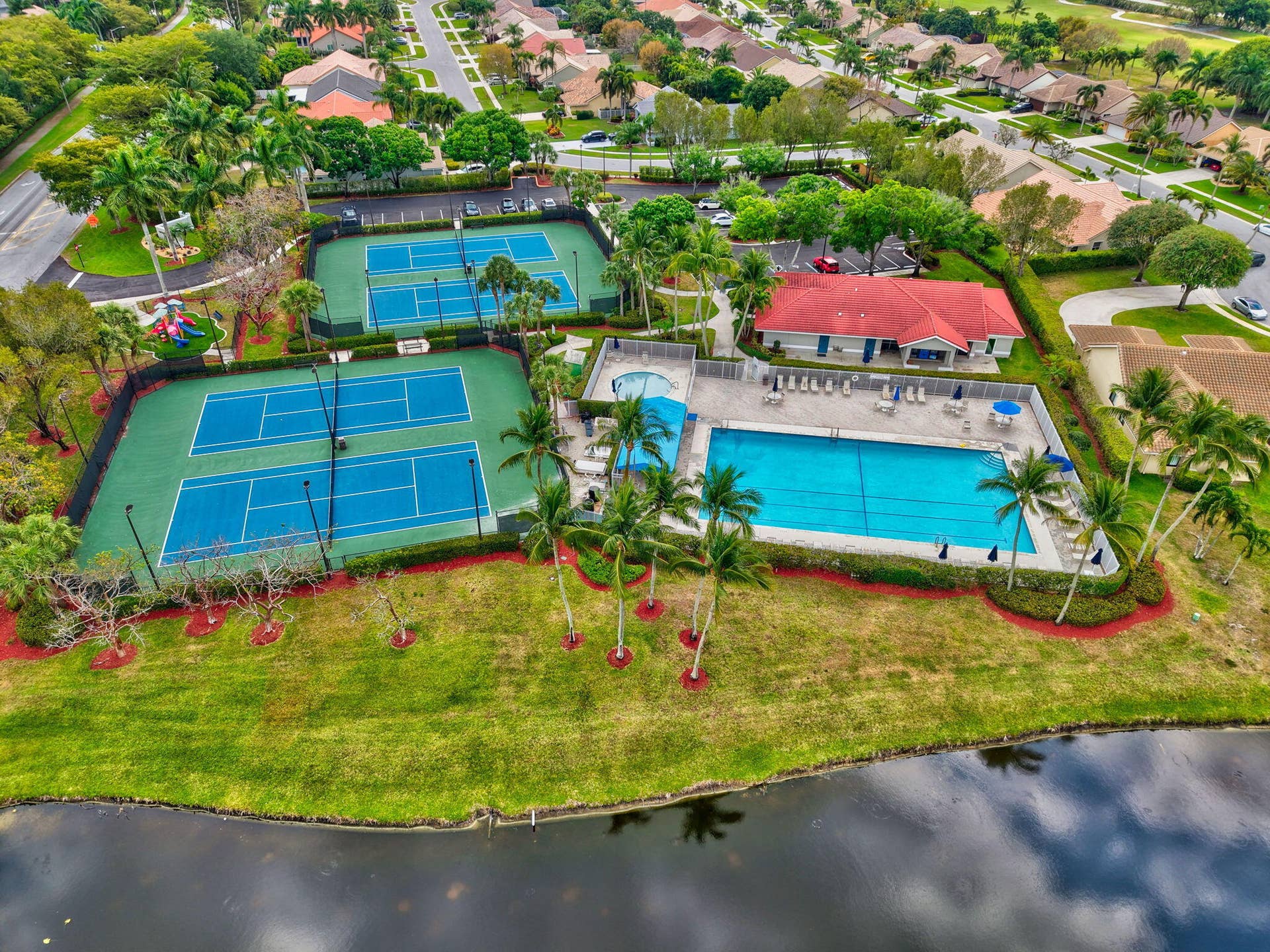 6207 SHADOW TREE Lane, Lake Worth, FL 33463 87-web-or-mls-DJI_20250416112538_0071_D_