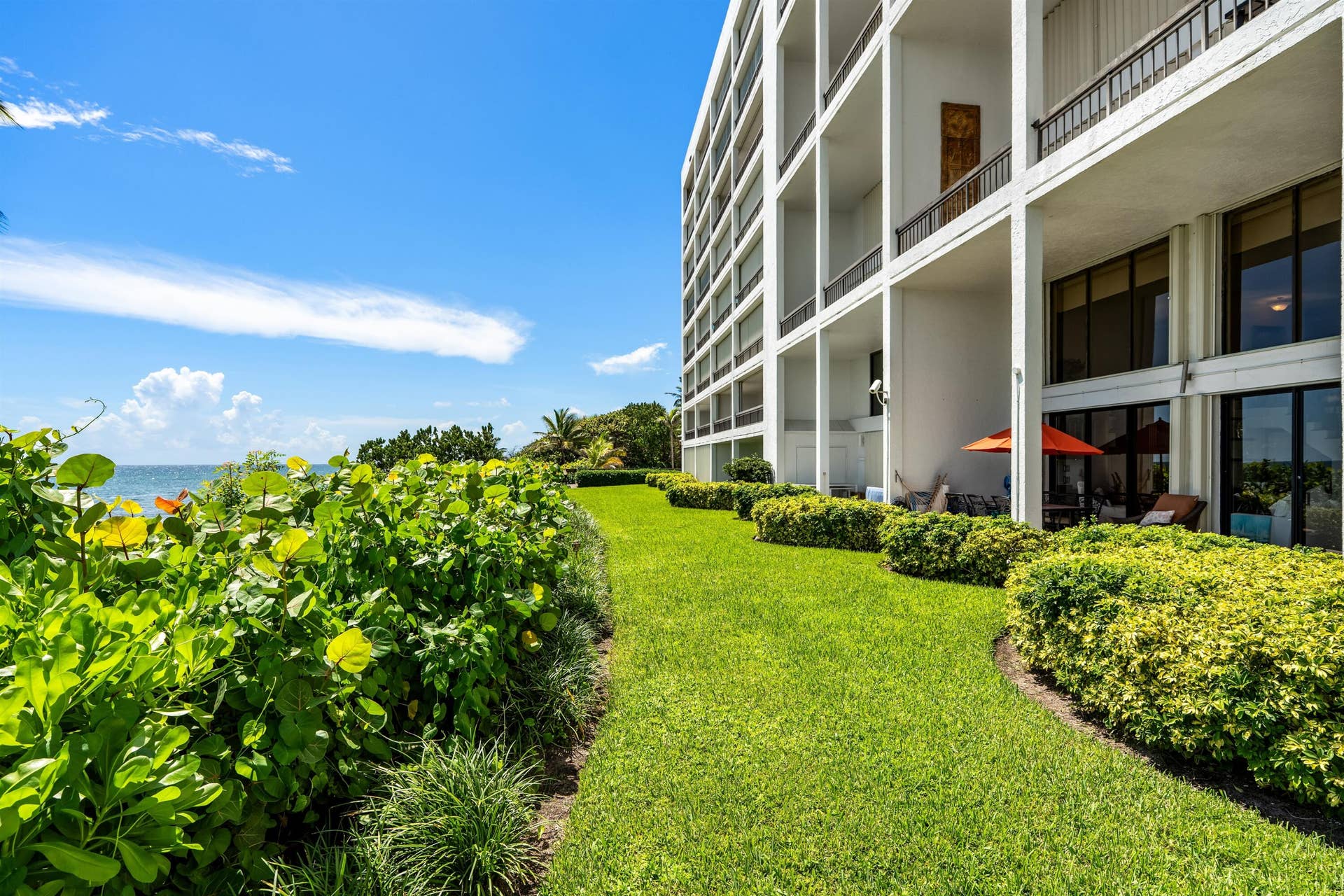 2000 N Ocean Boulevard, #103, Boca Raton, FL 33431 BEAUTIFUL GREEN SPACE