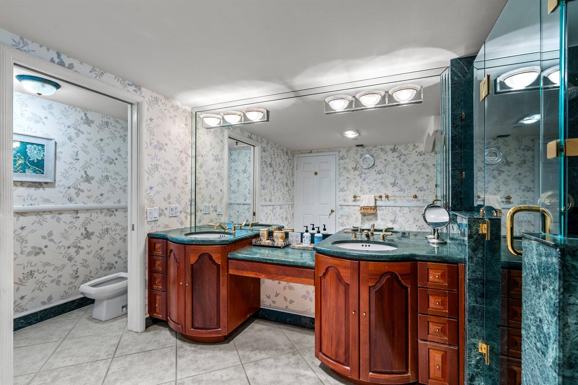 2000 N Ocean Boulevard, #103, Boca Raton, FL 33431 PRIMARY BATH