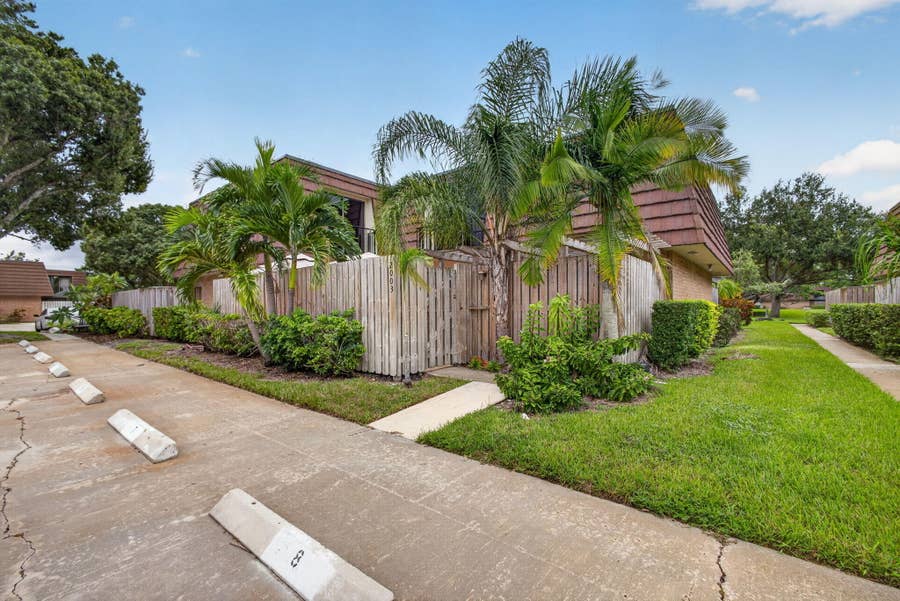 Property photo for 2003 20TH Lane, Palm Beach Gardens, FL