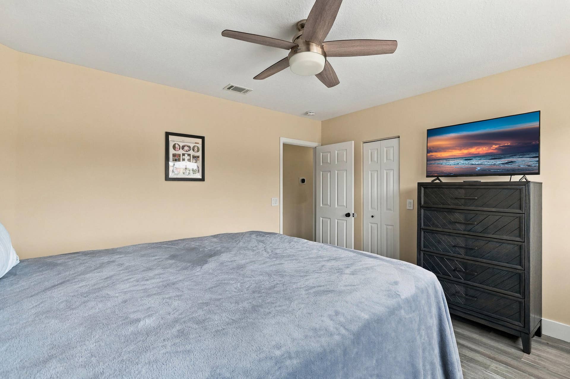 1434 Artimino Lane, Boynton Beach, FL 33436 There is no shortage of space in this beautifully updated 4 bedroom, 2.5 bathroom home.