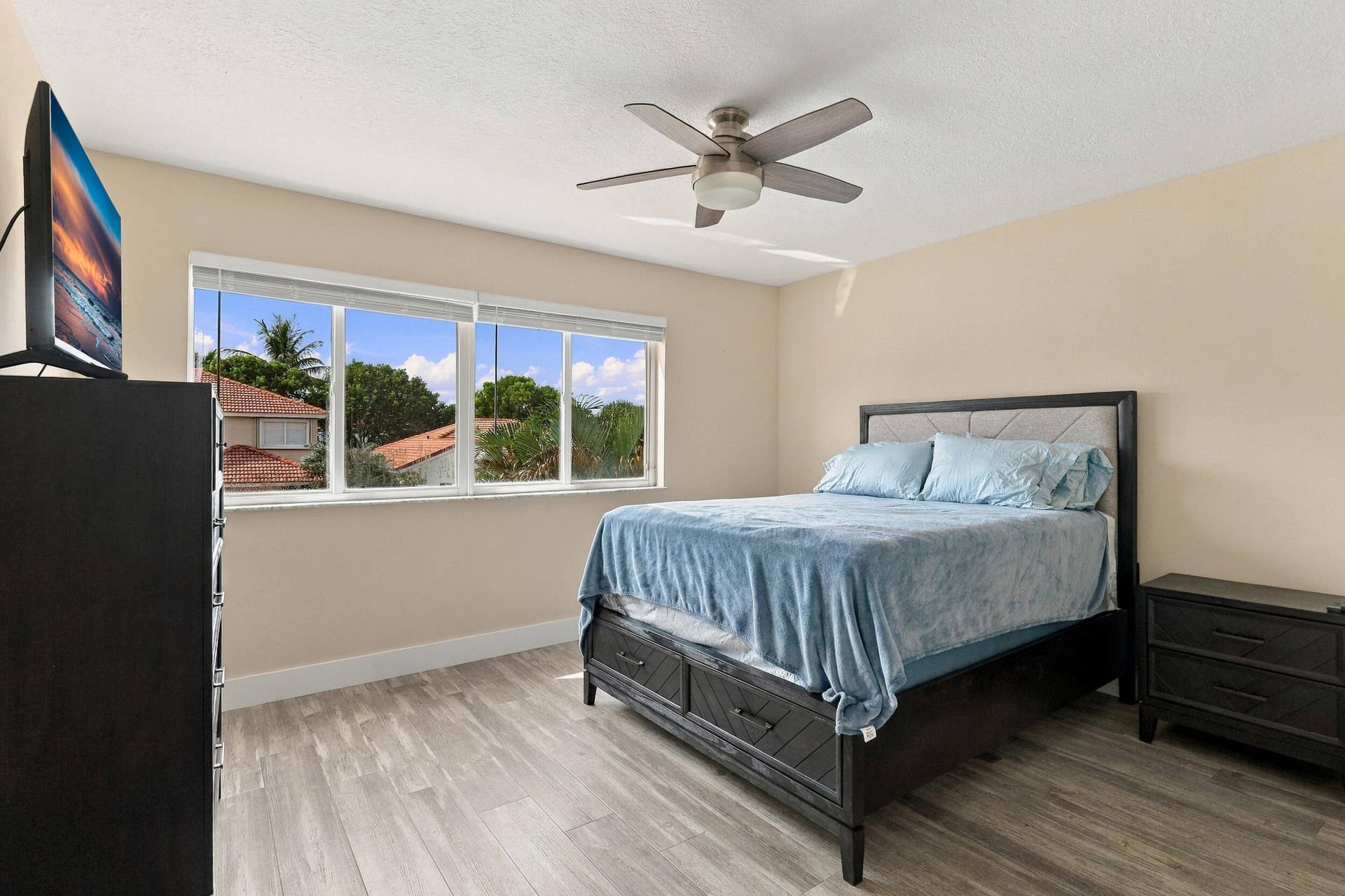 1434 Artimino Lane, Boynton Beach, FL 33436 There is no shortage of space in this beautifully updated 4 bedroom, 2.5 bathroom home.