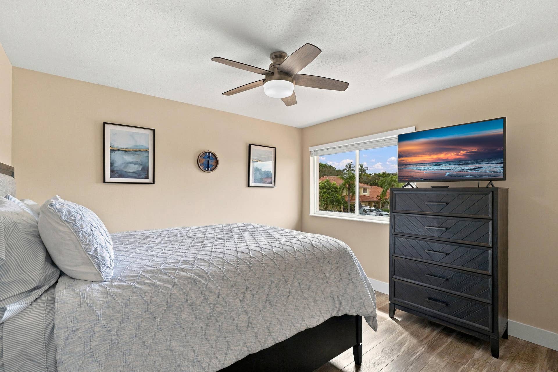 1434 Artimino Lane, Boynton Beach, FL 33436 There is no shortage of space in this beautifully updated 4 bedroom, 2.5 bathroom home.