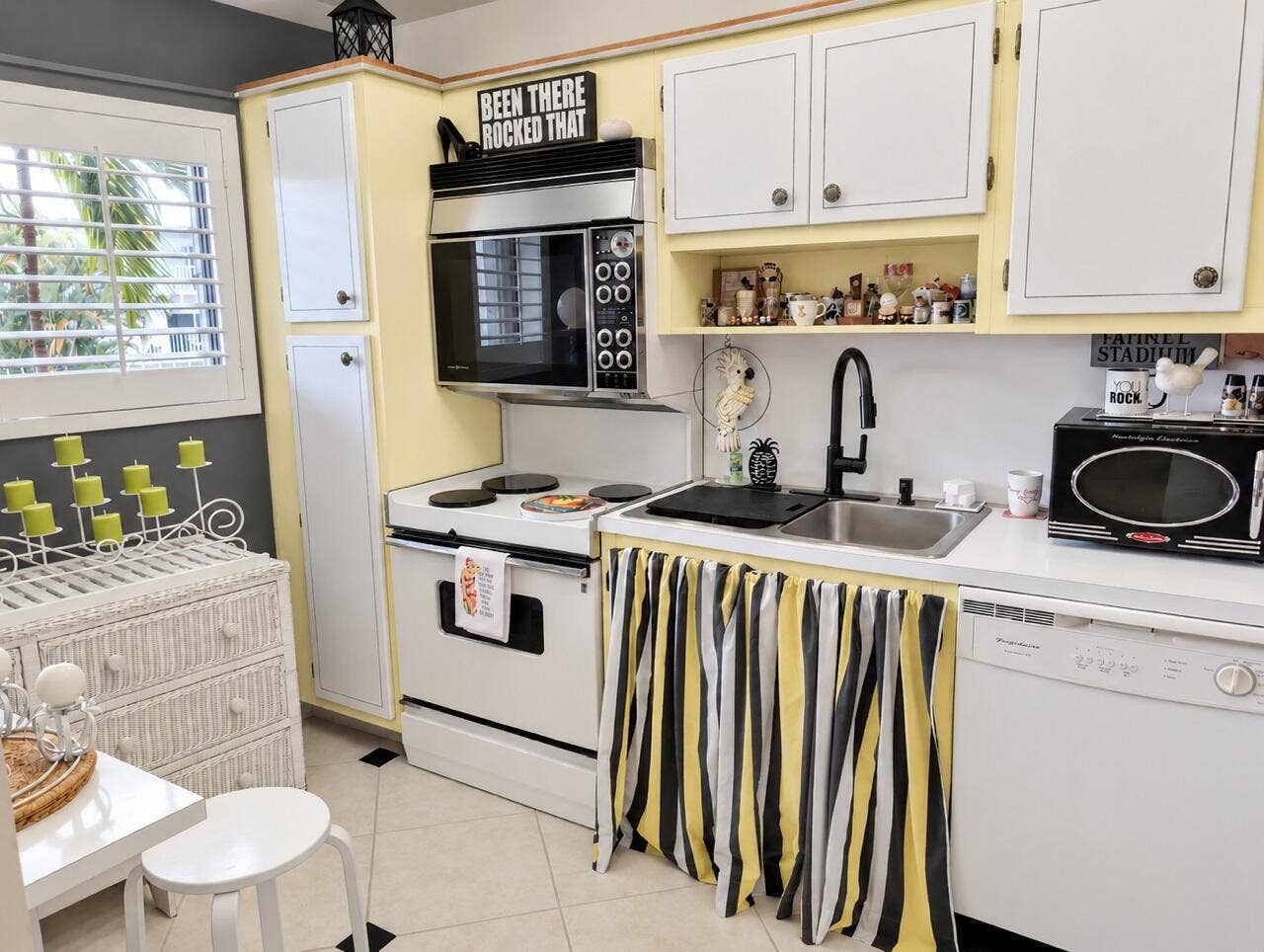 3605 S Ocean Boulevard, #227, Palm Beach, FL 33480 Kitchen
