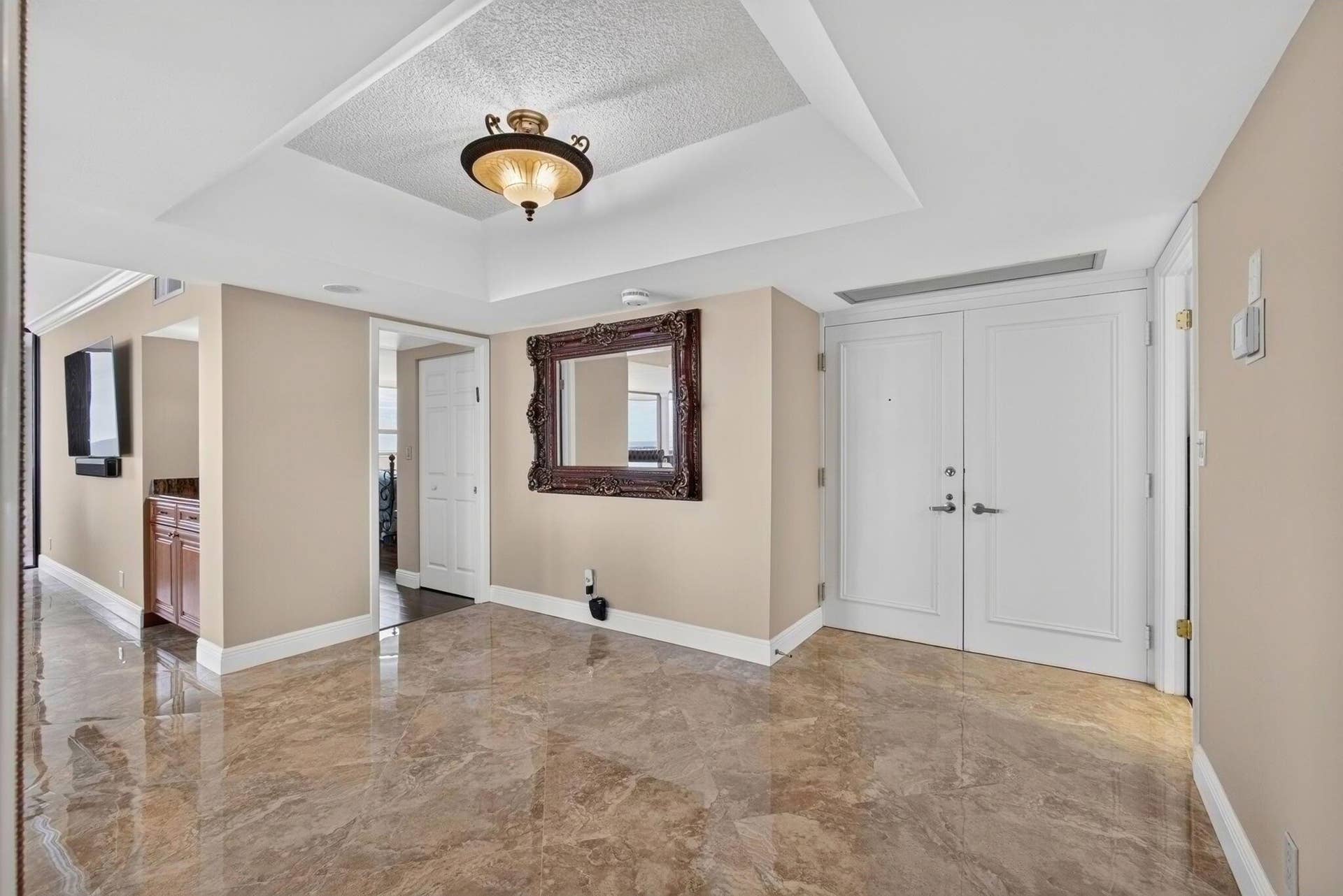5280 N Ocean Drive, #12B, Riviera Beach, FL 33404 Entrance Hallway