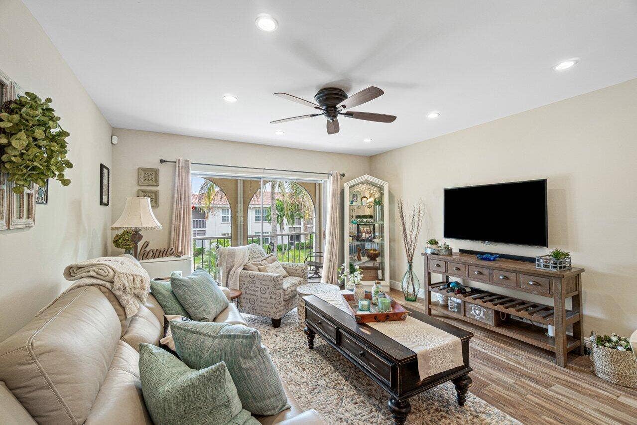 015-250Northeast20thStreet-2300-Boca-FL-