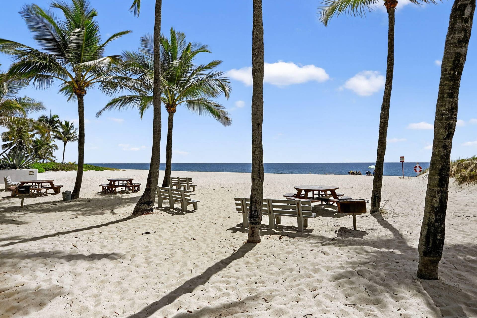 El Mar Beach Club