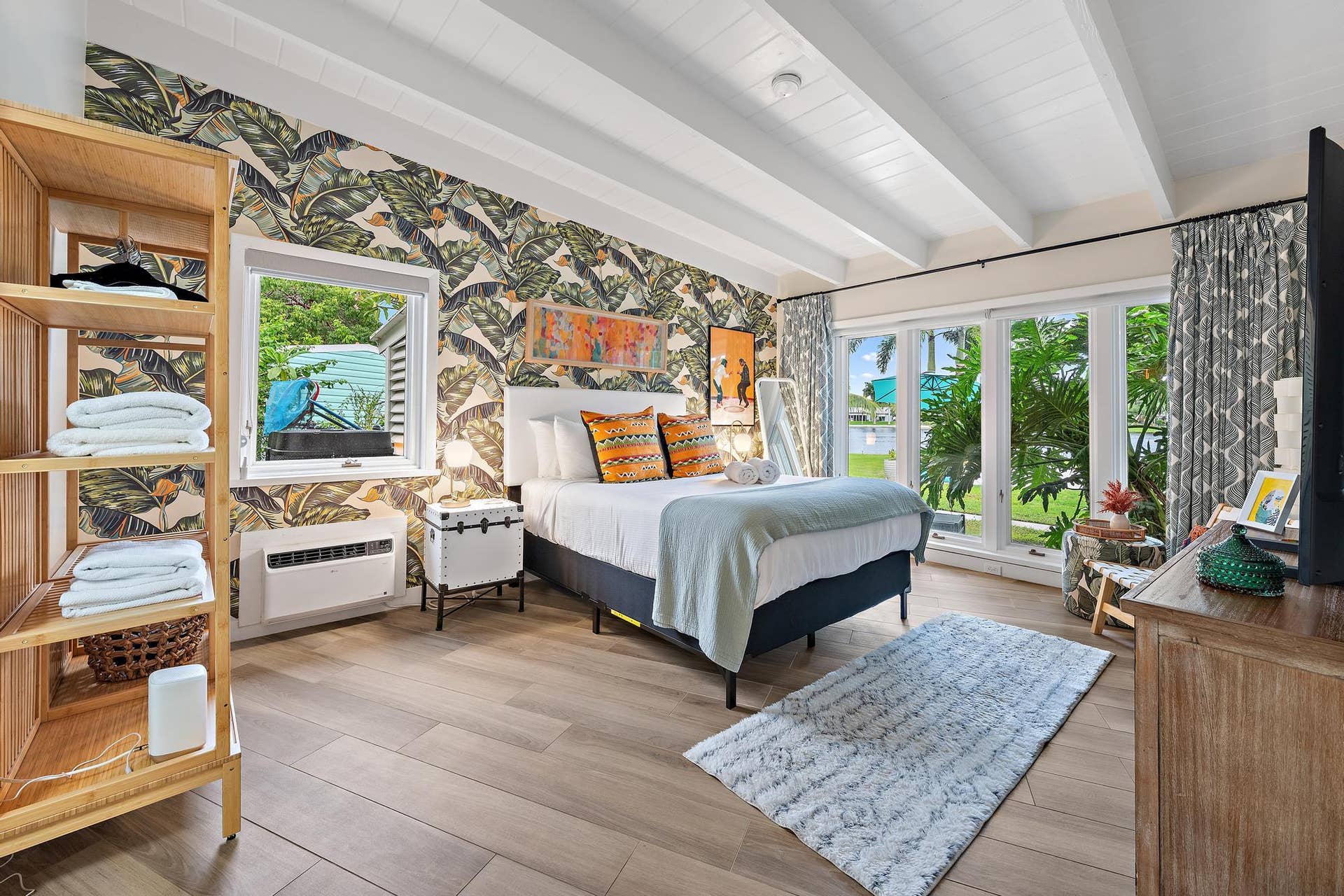 7128 W Lake Drive, Lake Clarke Shores, FL 33406 7128 W Lake Dr 2026-10
