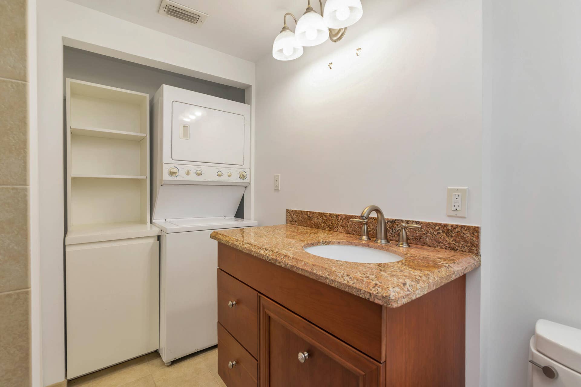 113 GREGORY Place, West Palm Beach, FL 33405 Primary Bathroom