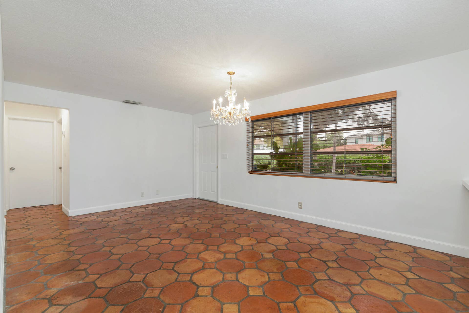 113 GREGORY Place, West Palm Beach, FL 33405 Living Room