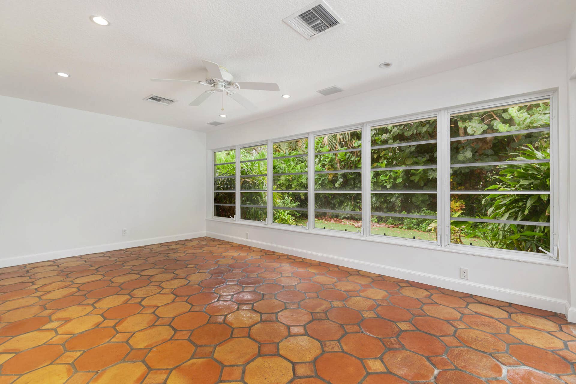 113 GREGORY Place, West Palm Beach, FL 33405 Florida/Dining Area