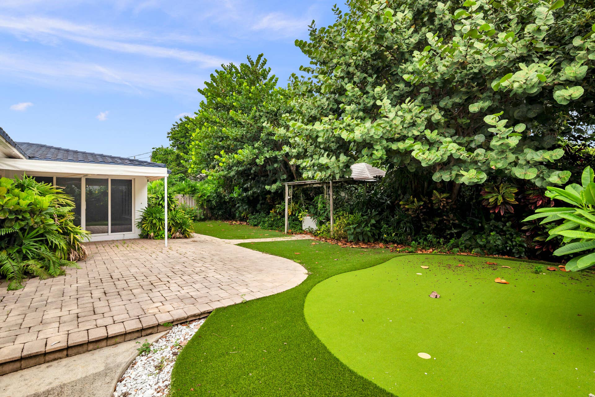 113 GREGORY Place, West Palm Beach, FL 33405 Backyard