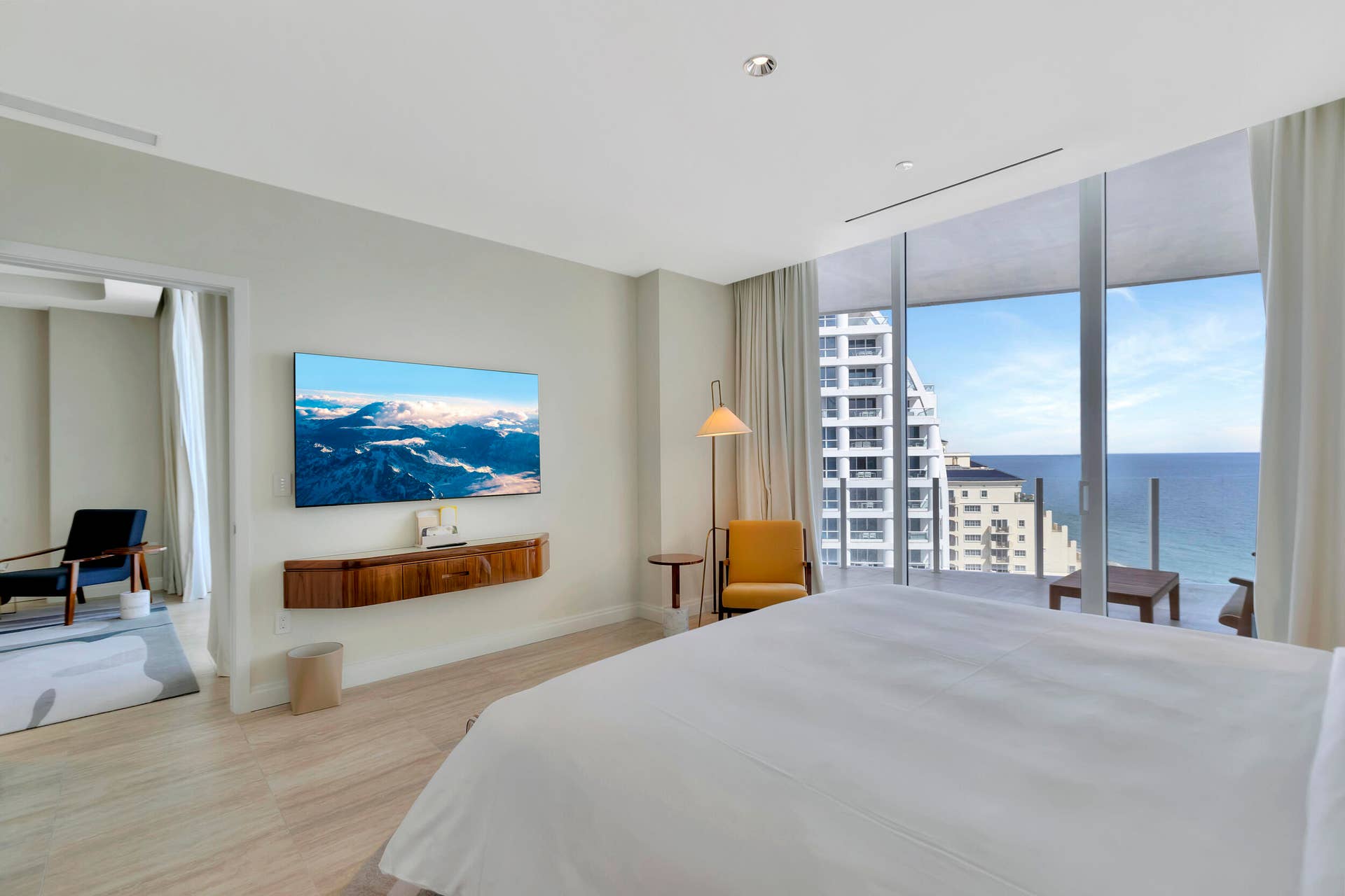 525 N FORT LAUDERDALE BEACH Boulevard N, #1704, Fort Lauderdale, FL 33304 46__g6i8077