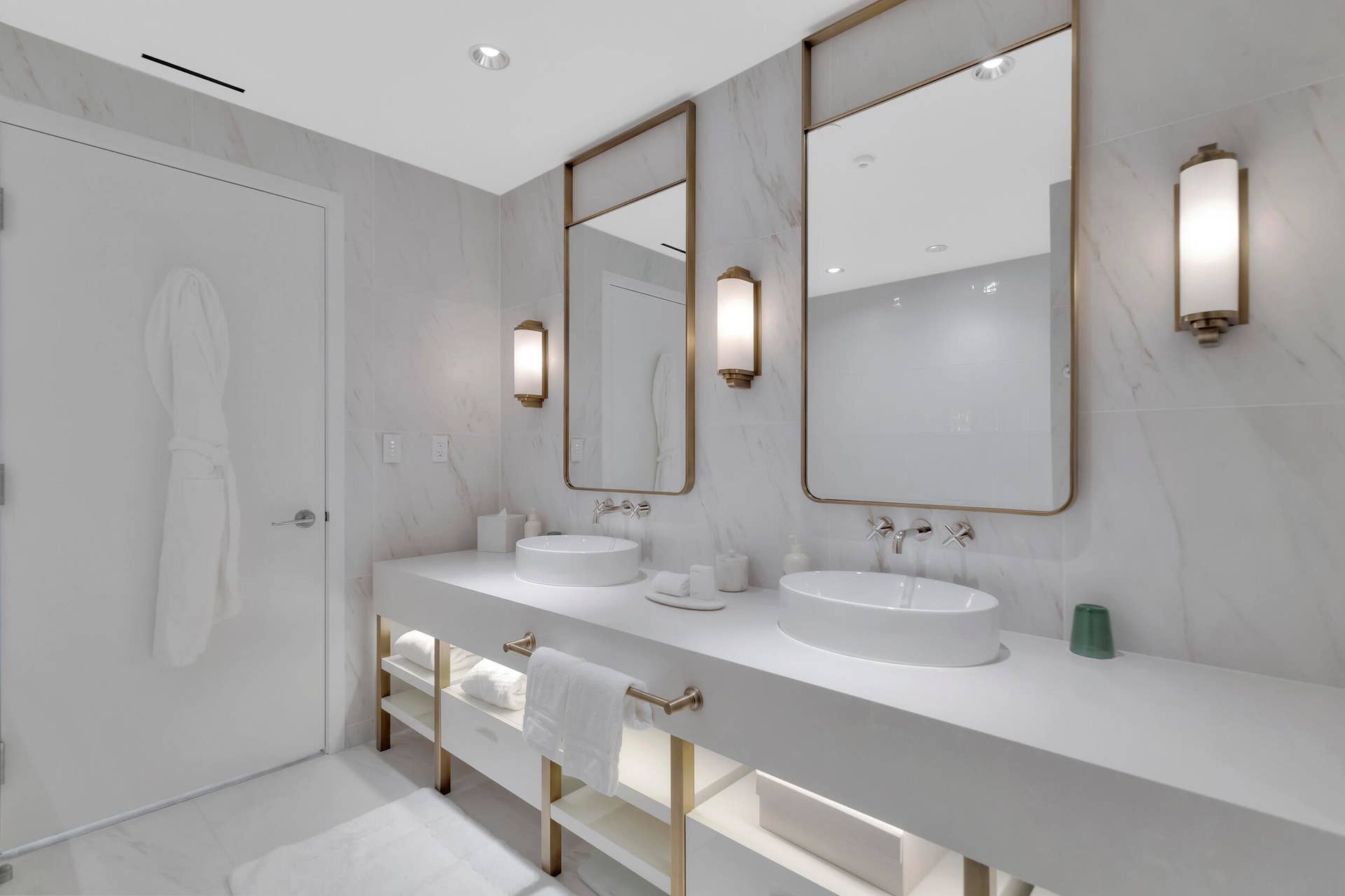 525 N FORT LAUDERDALE BEACH Boulevard N, #1704, Fort Lauderdale, FL 33304 50__g6i8097