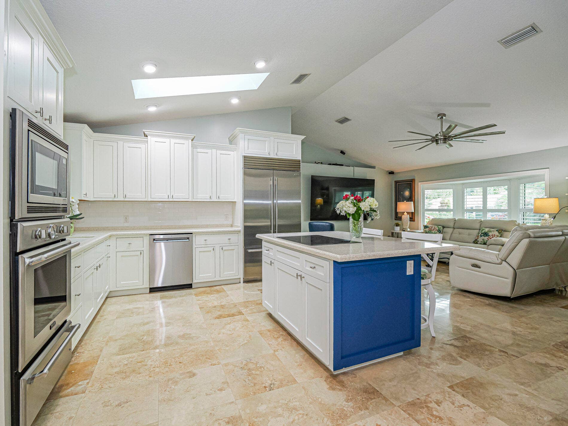 215 8TH Terrace, Vero Beach, FL 32962 Induction Cooktop and Sub Zero Refridgerator
