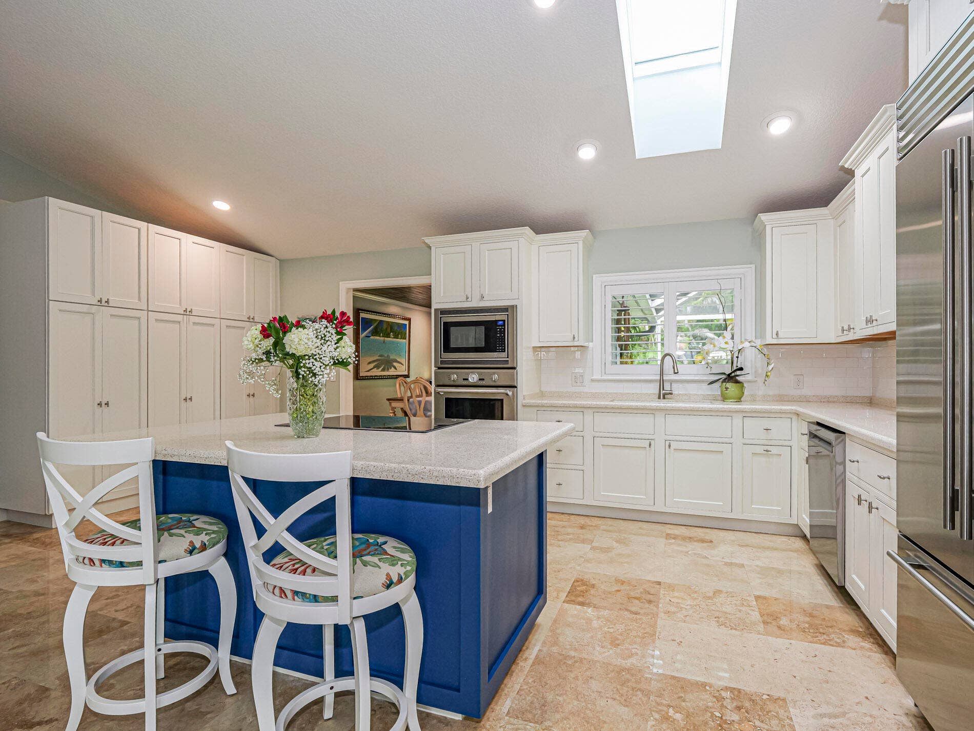 215 8TH Terrace, Vero Beach, FL 32962 Open Modern Kitchen, Light and Bright.
